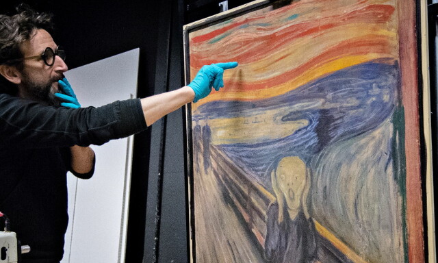 image: Frykter for «Skrik»: - Malingen smuldres opp